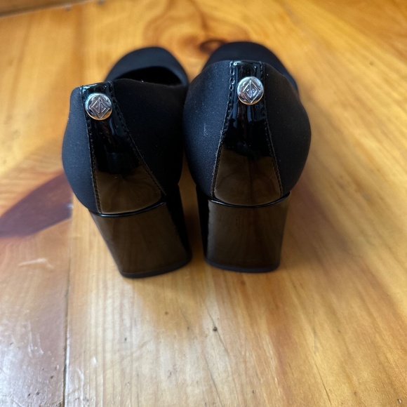 Donald Pliner Fabric/Patent Pump with 2.25" heel - Picture 4 of 8